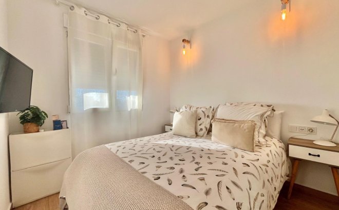 Herverkoop - Appartement -
Torrevieja - Calas Blanca