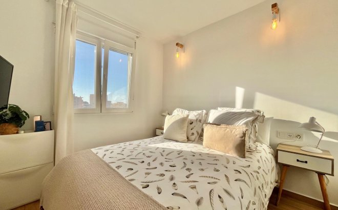 Herverkoop - Appartement -
Torrevieja - Calas Blanca