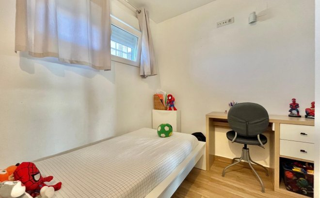 Herverkoop - Appartement -
Torrevieja - Calas Blanca