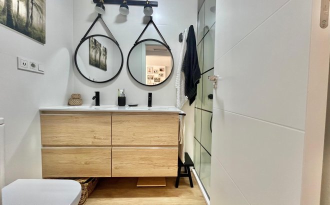 Herverkoop - Appartement -
Torrevieja - Calas Blanca