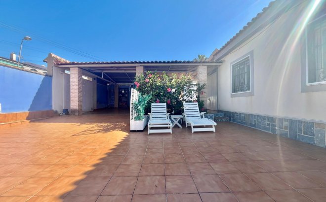 Revente - Villa -
Torrevieja - Los Balcones - Los Altos del Edén