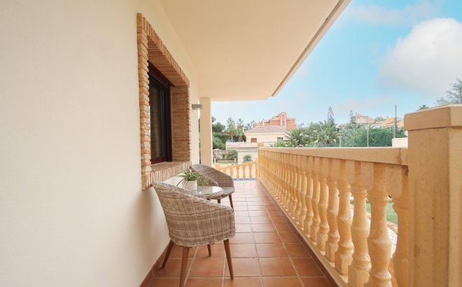 Resale - Villa -
Torrevieja - Costa Blanca