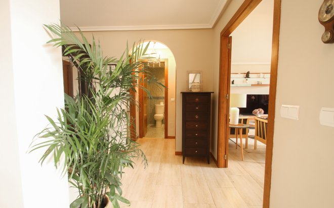 Resale - Villa -
Torrevieja - Costa Blanca