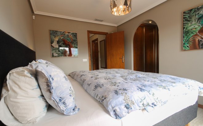 Resale - Villa -
Torrevieja - Costa Blanca