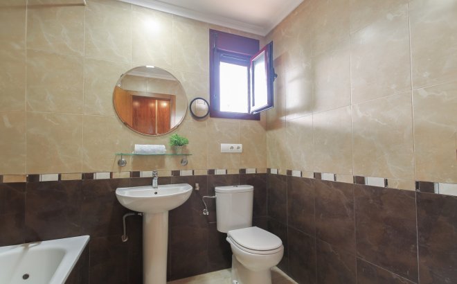 Resale - Villa -
Torrevieja - Costa Blanca