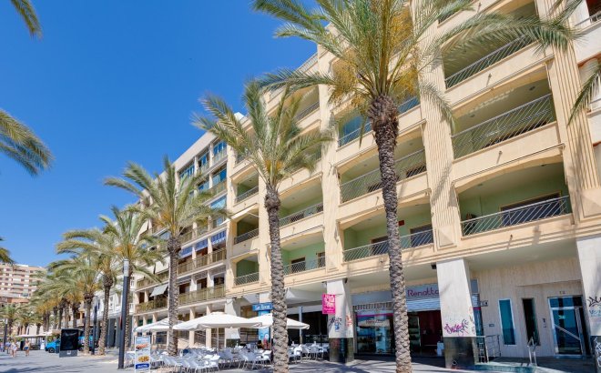 Resale - Apartment -
Torrevieja - Paseo Maritimo