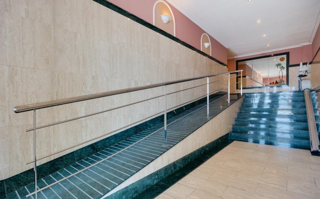 Resale - Apartment -
Torrevieja - Paseo Maritimo