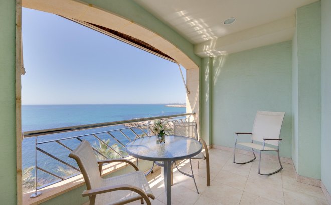 Resale - Apartment -
Torrevieja - Paseo Maritimo