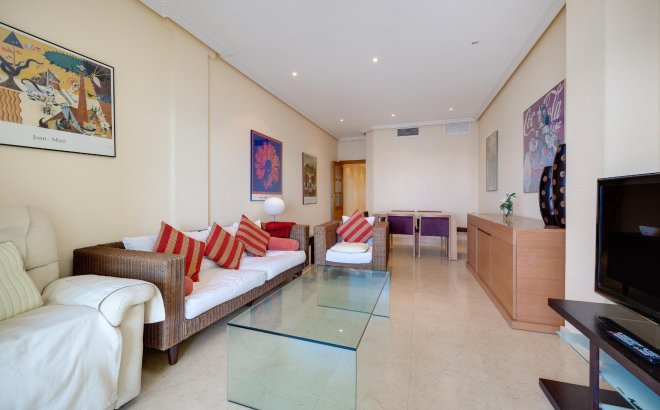 Resale - Apartment -
Torrevieja - Paseo Maritimo