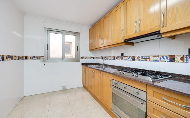 Resale - Apartment -
Torrevieja - Paseo Maritimo