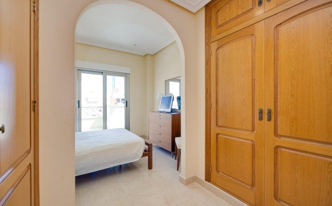 Resale - Apartment -
Torrevieja - Paseo Maritimo