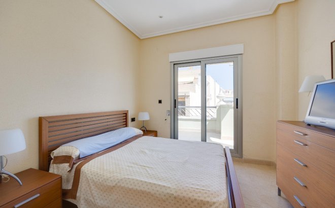 Resale - Apartment -
Torrevieja - Paseo Maritimo