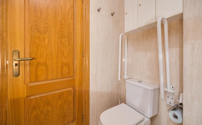 Resale - Apartment -
Torrevieja - Paseo Maritimo