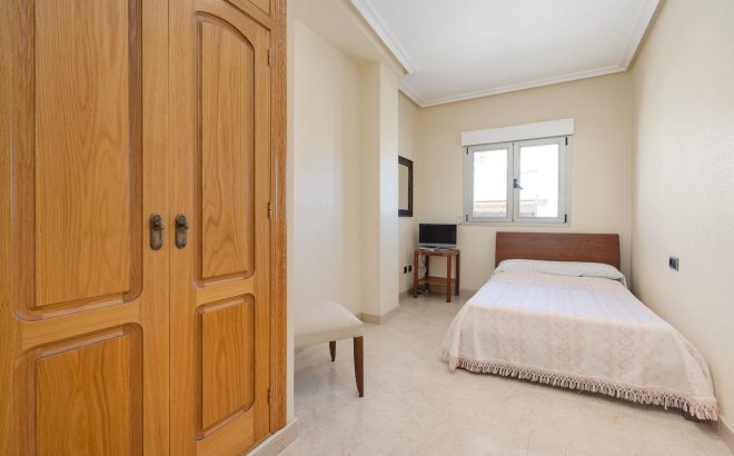 Resale - Apartment -
Torrevieja - Paseo Maritimo