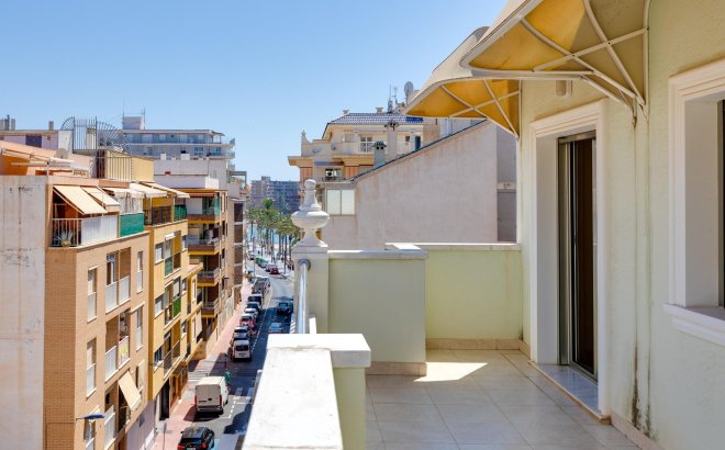 Resale - Apartment -
Torrevieja - Paseo Maritimo
