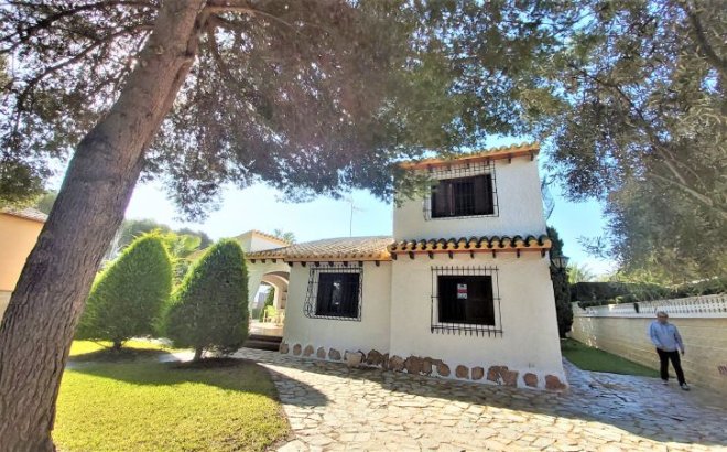 Resale - Villa -
Torrevieja - Costa Blanca
