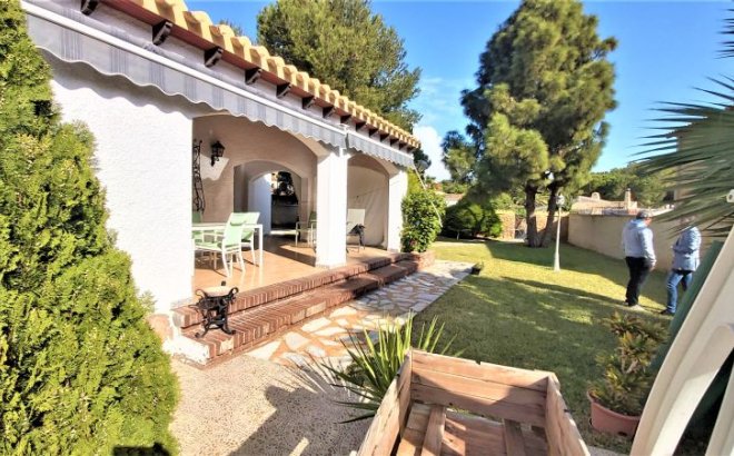 Resale - Villa -
Torrevieja - Costa Blanca