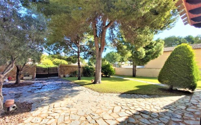 Resale - Villa -
Torrevieja - Costa Blanca