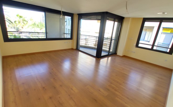 Revente - Appartement -
Torrevieja - Puerto