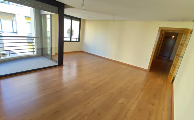 Revente - Appartement -
Torrevieja - Puerto