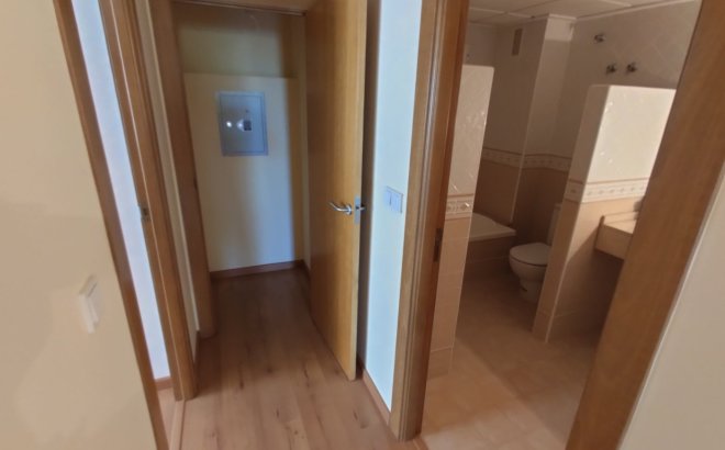 Revente - Appartement -
Torrevieja - Puerto