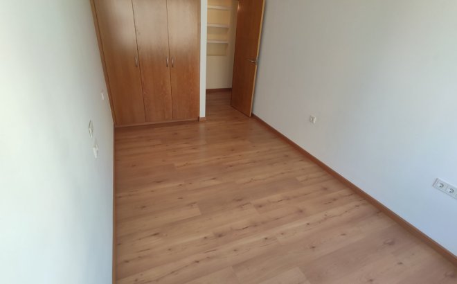 Revente - Appartement -
Torrevieja - Puerto