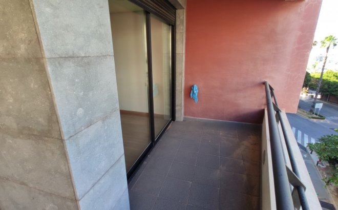 Revente - Appartement -
Torrevieja - Puerto