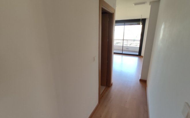 Revente - Appartement -
Torrevieja - Puerto