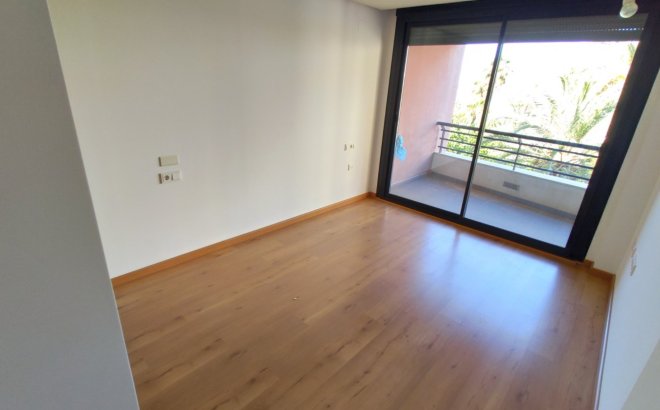 Revente - Appartement -
Torrevieja - Puerto