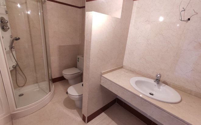 Revente - Appartement -
Torrevieja - Puerto