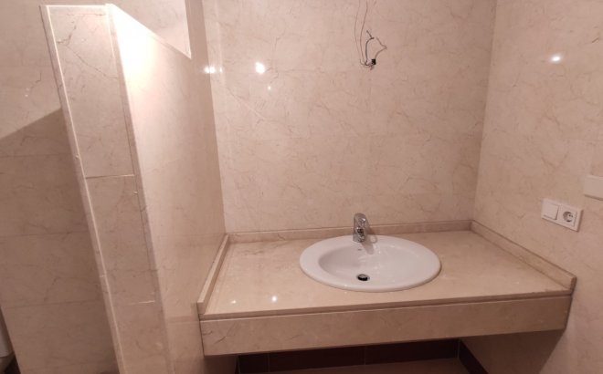 Revente - Appartement -
Torrevieja - Puerto