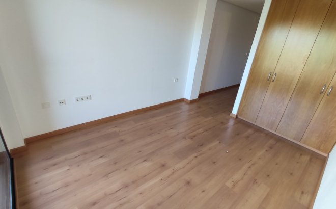 Revente - Appartement -
Torrevieja - Puerto