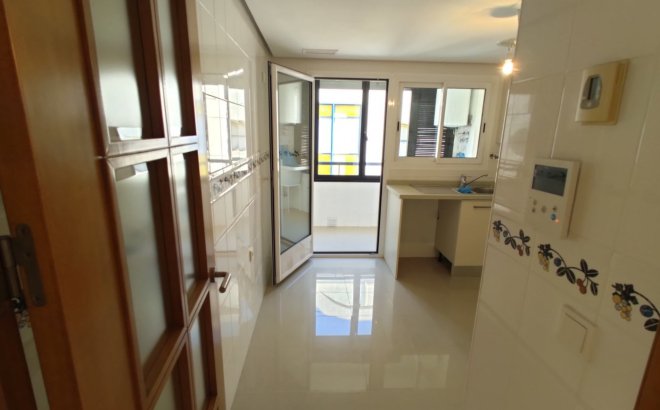 Revente - Appartement -
Torrevieja - Puerto