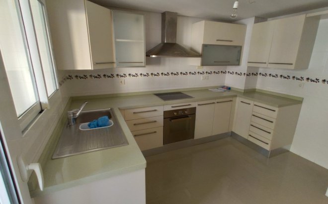 Revente - Appartement -
Torrevieja - Puerto