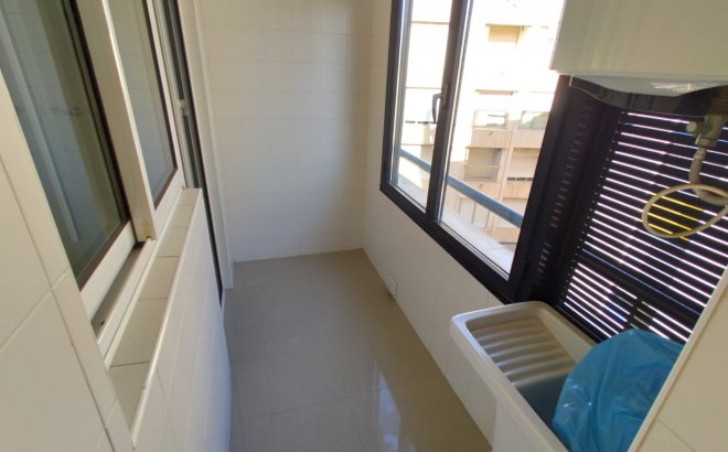 Revente - Appartement -
Torrevieja - Puerto