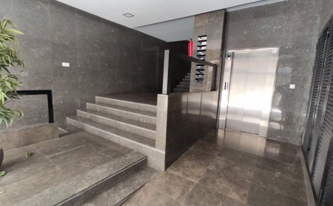 Revente - Appartement -
Torrevieja - Puerto