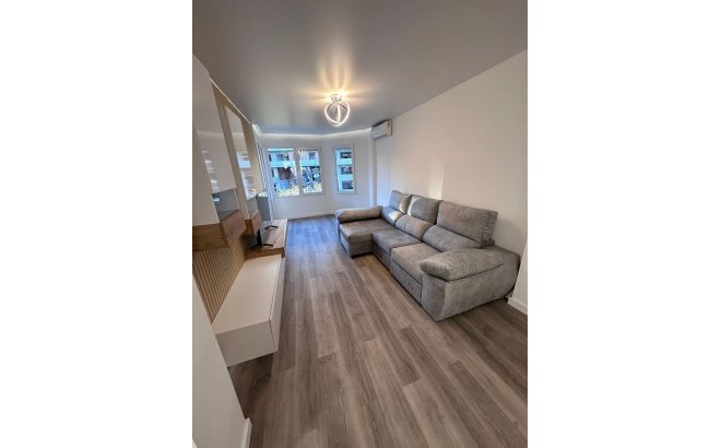 Resale - Apartment -
Torrevieja - Estacion De Autobuses