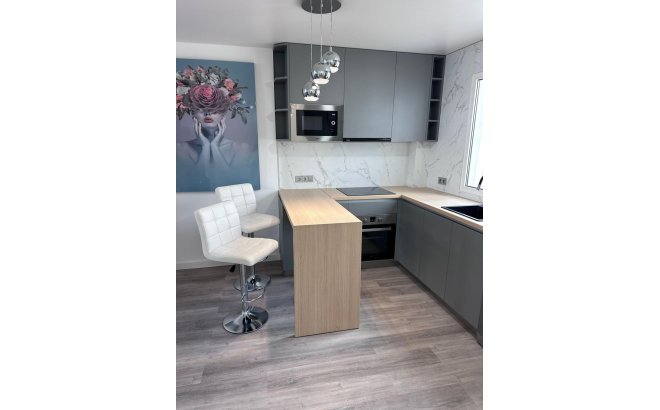 Resale - Apartment -
Torrevieja - Estacion De Autobuses