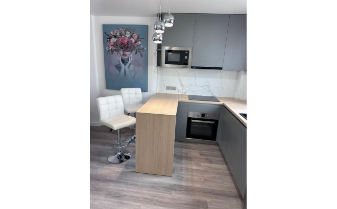 Resale - Apartment -
Torrevieja - Estacion De Autobuses