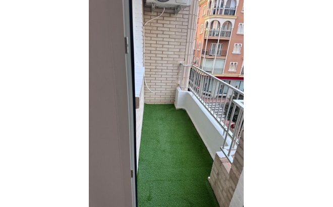 Resale - Apartment -
Torrevieja - Estacion De Autobuses