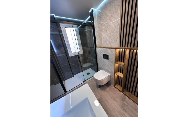 Resale - Apartment -
Torrevieja - Estacion De Autobuses