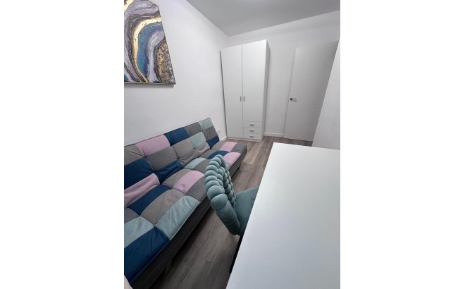 Resale - Apartment -
Torrevieja - Estacion De Autobuses