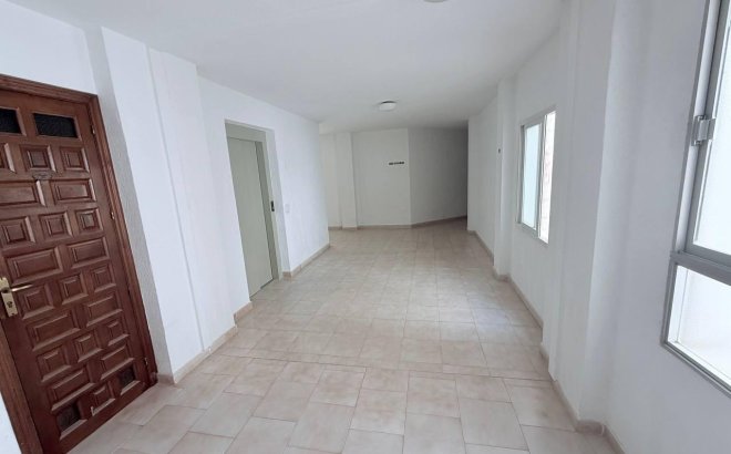 Herverkoop - Appartement -
Torrevieja - La Mata