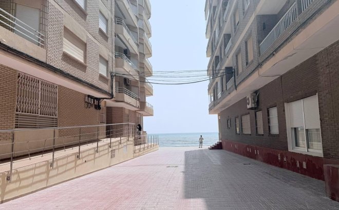 Herverkoop - Appartement -
Torrevieja - La Mata