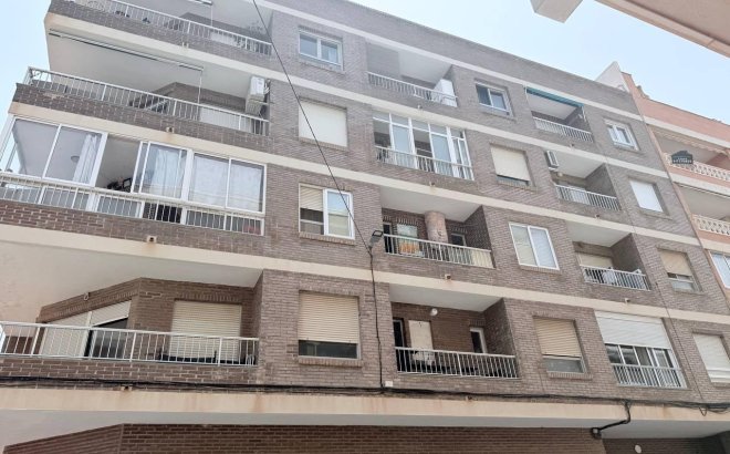 Herverkoop - Appartement -
Torrevieja - La Mata