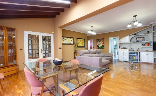 Resale - Villa -
Torrevieja - Los Balcones