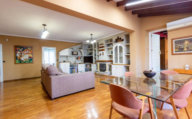 Resale - Villa -
Torrevieja - Los Balcones