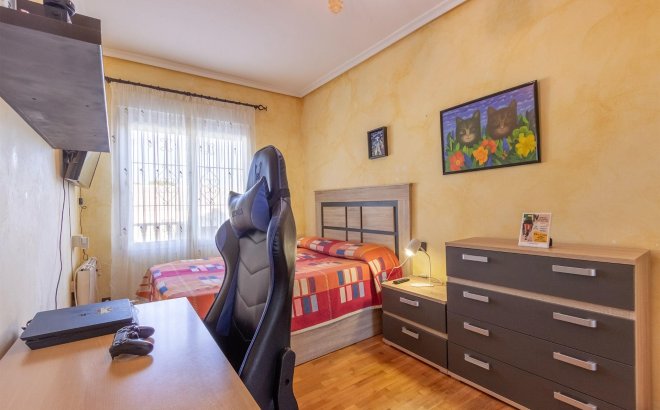 Resale - Villa -
Torrevieja - Los Balcones