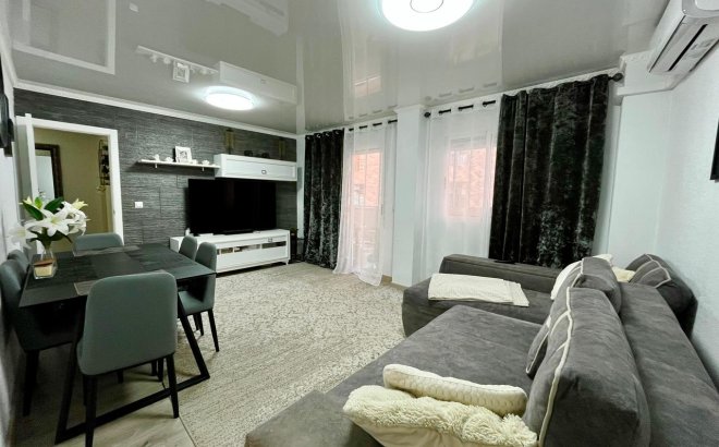 Resale - Apartment -
Torrevieja - Costa Blanca