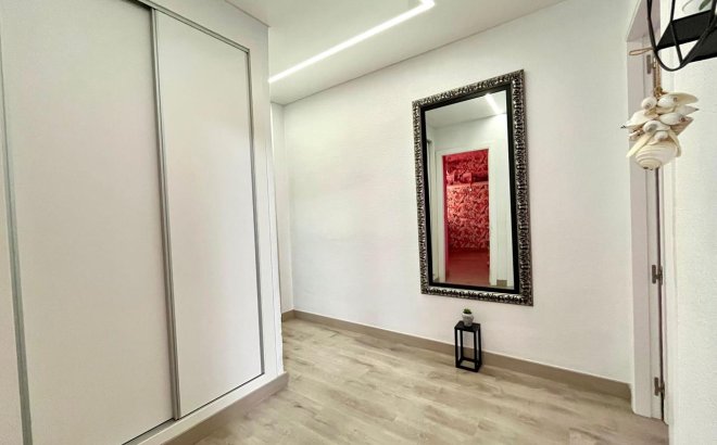 Resale - Apartment -
Torrevieja - Costa Blanca